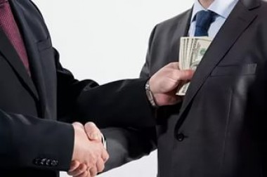 В Коми каждое третье коррупционное преступление связано со взяточничеством В Коми каждое третье коррупционное преступление связано со взяточничеством