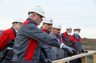 Владимир Уйба ознакомился с производственной деятельностью предприятия Боксит Тимана, входящего в компанию РУСАЛ Владимир Уйба ознакомился с производственной деятельностью предприятия Боксит Тимана, входящего в компанию РУСАЛ