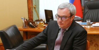 Вячеслав Гайзер провёл приём граждан по личным вопросам Вячеслав Гайзер провёл приём граждан по личным вопросам