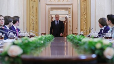Путин встретится со спортсменами, которых не пригласили на Олимпиаду в Пхенчхан Путин встретится со спортсменами, которых не пригласили на Олимпиаду в Пхенчхан