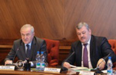 В республике обсудили меры обеспечения безопасности на территории региона В республике обсудили меры обеспечения безопасности на территории региона