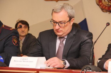 Вячеслав Гайзер отправил на доработку план по профилактике и предотвращению распространения наркотиков среди несовершеннолетних Вячеслав Гайзер отправил на доработку план по профилактике и предотвращению распространения наркотиков среди несовершеннолетних