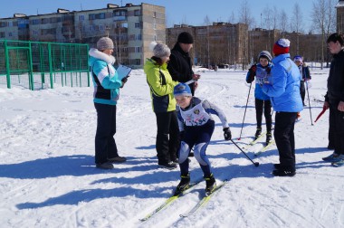 На крутых виражах последней лыжни На крутых виражах последней лыжни
