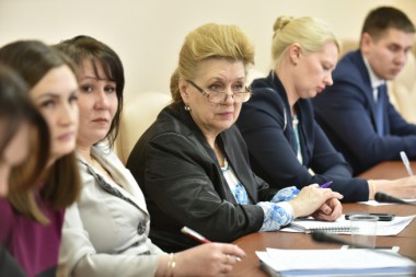 Н.Дорофеева настаивает на включении жителей в рабочую группу по предоставлению земель многодетным семьям Н.Дорофеева настаивает на включении жителей в рабочую группу по предоставлению земель многодетным семьям