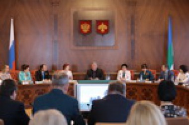 Правительство республики подготовит убедительный расчёт для участия в распределении федеральных средств на ремонт автомобильных дорог Правительство республики подготовит убедительный расчёт для участия в распределении федеральных средств на ремонт автомобильных дорог