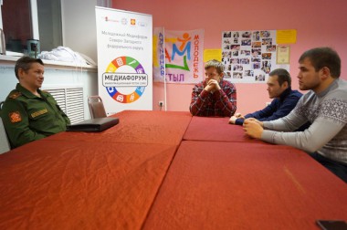 Ребятам стоит служить Ребятам стоит служить