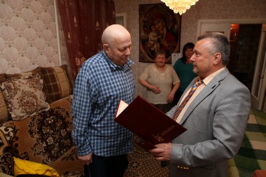 Поздравили ветерана Поздравили ветерана