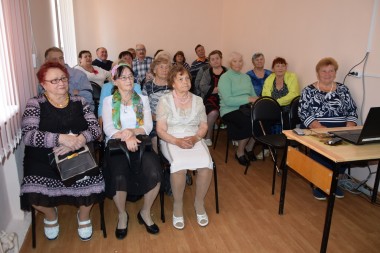 В библиотеке тепло встретили строителей В библиотеке тепло встретили строителей