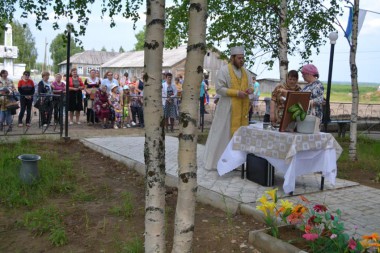 И вечно будут жить воспоминанья... И вечно будут жить воспоминанья...