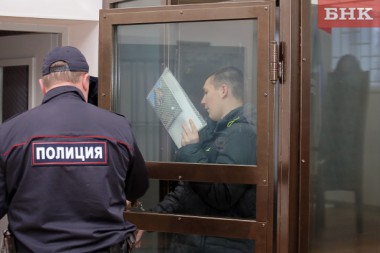 Прибывших спасать двухлетнюю девочку медиков скорой поразил безучастный вид матери Прибывших спасать двухлетнюю девочку медиков скорой поразил безучастный вид матери