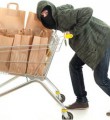 В Вуктыле голодный мужчина ограбил продуктовую палатку