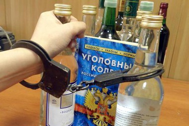 В Вуктыле работники магазина похитили алкогольную продукцию на сумму более одного миллиона рублей В Вуктыле работники магазина похитили алкогольную продукцию на сумму более одного миллиона рублей