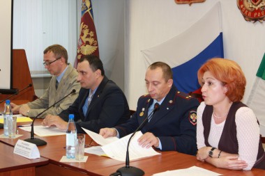 Молодежь Коми присоединилась к наркополицейским в активной борьбе с наркотиками Молодежь Коми присоединилась к наркополицейским в активной борьбе с наркотиками
