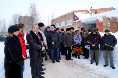 Помня о тех, кто погиб на войне Помня о тех, кто погиб на войне