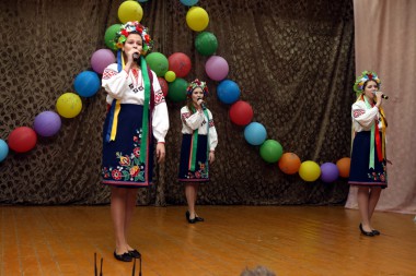 На сцене – юные артисты На сцене – юные артисты