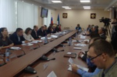На исполнение социальных обязательств перед жителями Коми в 2016 году предполагается направить из бюджета около 10 миллиардов рублей На исполнение социальных обязательств перед жителями Коми в 2016 году предполагается направить из бюджета около 10 миллиардов рублей