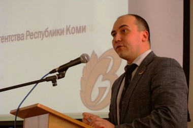 С 2015 года малоимущие семьи республики смогут получить материальную помощь на покупку одежды и обуви детям, обучающимся в школах или детских садах С 2015 года малоимущие семьи республики смогут получить материальную помощь на покупку одежды и обуви детям, обучающимся в школах или детских садах