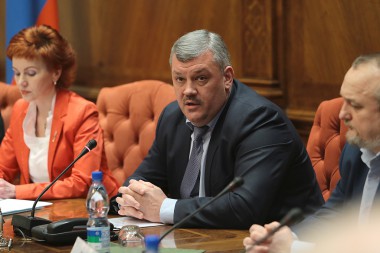 Сергей Гапликов пригласил представителей всех политических партий к открытому диалогу