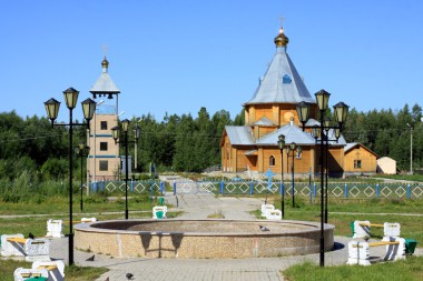 В фонтане пока сухо...