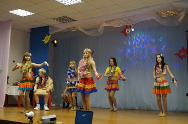 А ну-ка, песню нам пропой… А ну-ка, песню нам пропой…